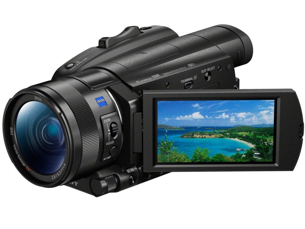 Видеокамера Sony FDR-AX700